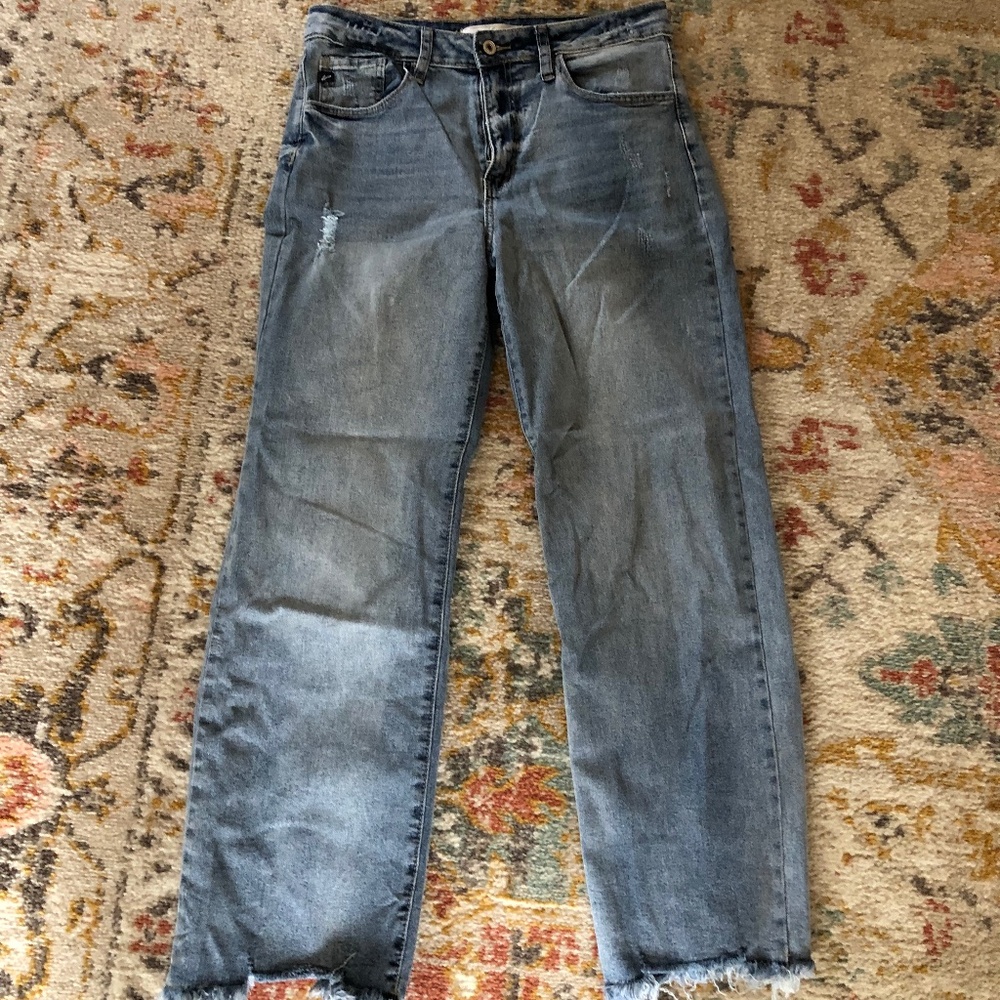 KanCan boot cut, slightly distressed, raw hem, size 7/27, very good!